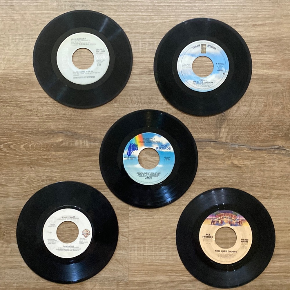 45’s in great condition, all playable ( some scratches on surface) sounding ++!